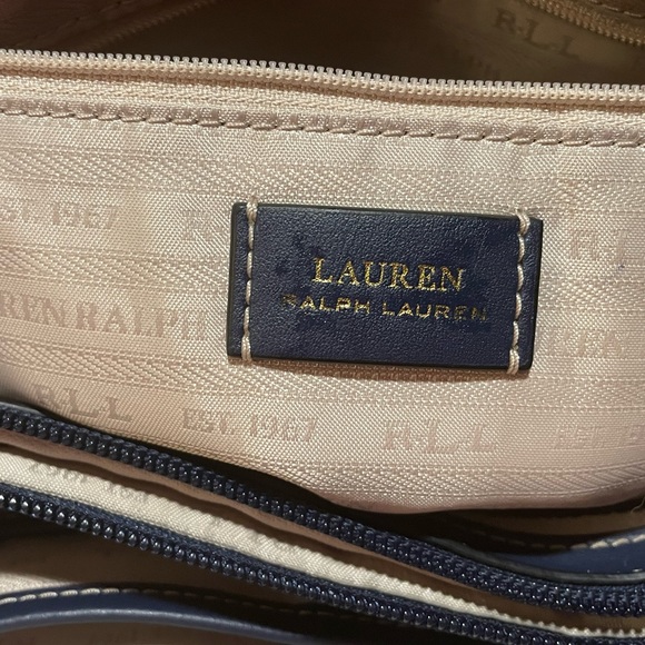 Lauren Ralph Lauren handbag - Picture 5 of 10